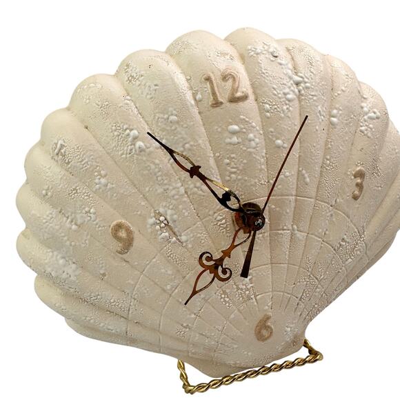 Vintage Clock Sea Shell Pattern With Gold Colored Hands 11” x 9.5” - Picture 6 of 6